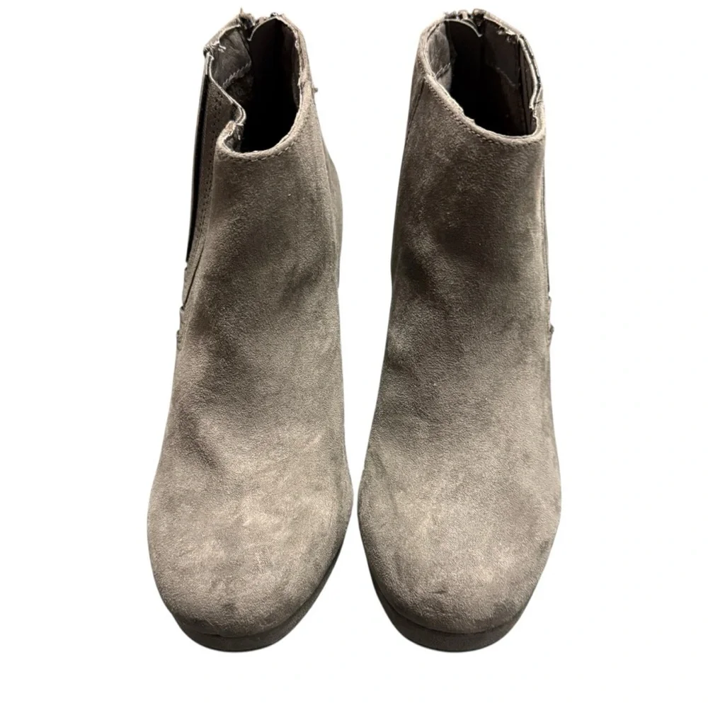 Sugar Juliette Gray Faux Suede Wedge Ankle Booties 6M